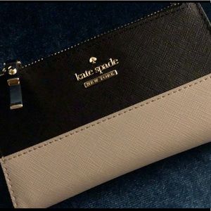 Kate Spade ♠️ Black and White Mid Size Wallet